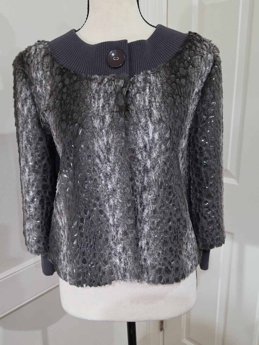 Joseph Ribkoff Grey Metallic Faux Fur Cropped Jacket Style 006932 - Size 6
